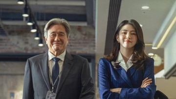 Choi Min-sik dan Han So-hee dalam film The Intern Korea